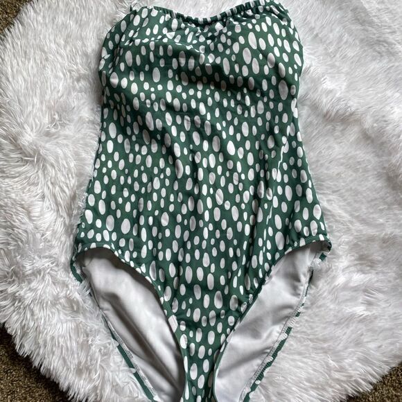 Kona Sol Swimsuit One Piece Green White Polka Dot Shelf Bra Women’s Size Medium - Picture 8 of 10